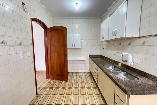 Cozinha de casa para alugar com 4 quartos, 253m² em Vila Sonia, São Paulo