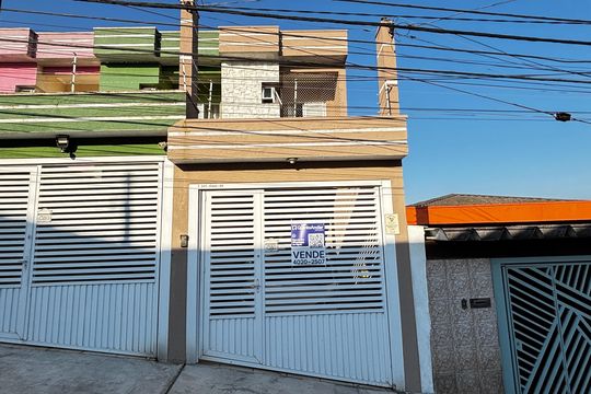 Fachada de casa à venda com 2 quartos, 102m² em Jardim Alvorada, Santo André