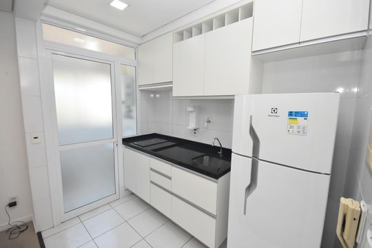 Cozinha de apartamento para alugar com 1 quarto, 48m² em Vila Arens, Jundiaí