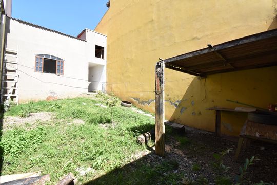 Área externa de casa para alugar com 1 quarto, 55m² em Parque da Fonte, São José dos Pinhais