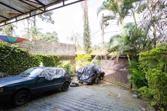 Garagem de casa à venda com 3 quartos, 251m² em Eldorado, Diadema