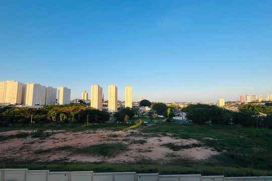 Apartamento para alugar com 2 quartos, 46m² em Vila Satúrnia, Campinas