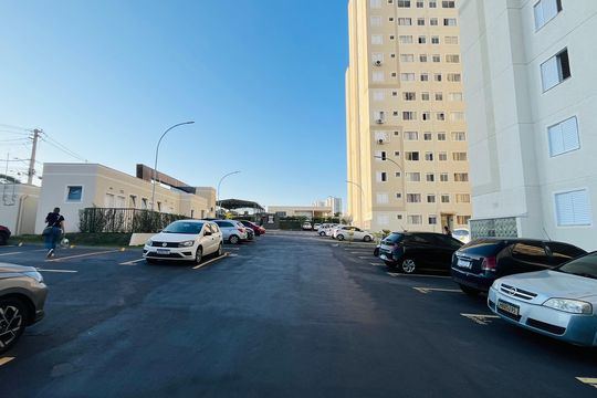 Apartamento para alugar com 2 quartos, 46m² em Vila Satúrnia, Campinas