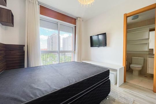 Suíte de apartamento para alugar com 3 quartos, 162m² em Jardim Europa, Porto Alegre