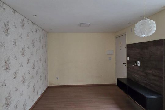 Sala de apartamento à venda com 2 quartos, 45m² em Vila Alzira, Guarulhos