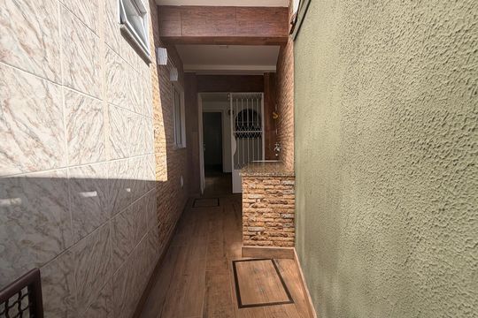 Circulação de casa para alugar com 2 quartos, 50m² em Quitandinha, Petrópolis