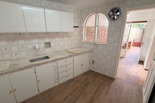 Cozinha de casa para alugar com 2 quartos, 50m² em Quitandinha, Petrópolis