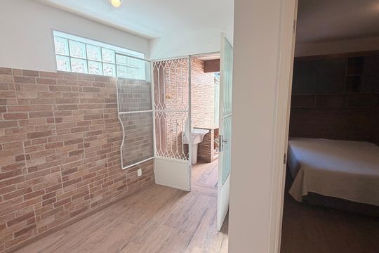Hall de casa para alugar com 2 quartos, 50m² em Quitandinha, Petrópolis