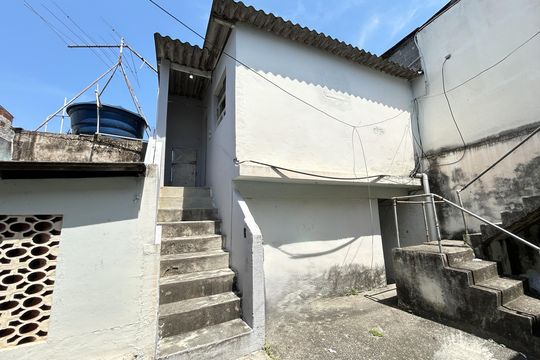 Fachada de kitnet/studio para alugar com 1 quarto, 27m² em Vila Valqueire, Rio de Janeiro