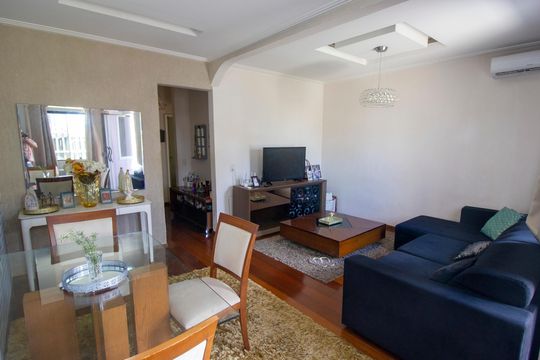 Casa à venda com 4 quartos, 180m² em Conjunto A, Brasília