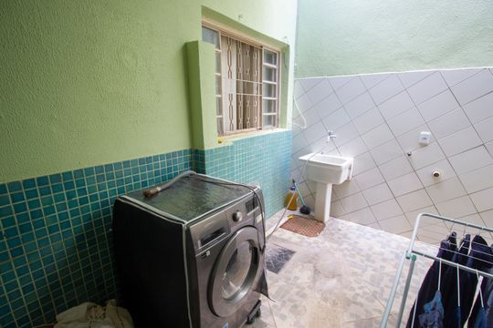 Casa à venda com 4 quartos, 180m² em Conjunto A, Brasília