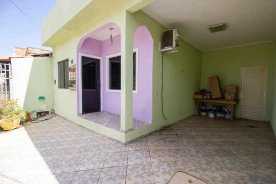 Casa à venda com 4 quartos, 180m² em Conjunto A, Brasília