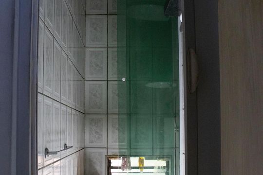 Banheiro de apartamento para alugar com 2 quartos, 47m² em Conjunto Habitacional Santa Etelvina Iii, São Paulo