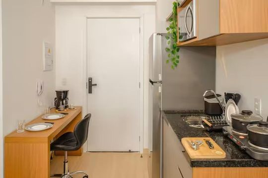 Cozinha de kitnet/studio à venda com 1 quarto, 27m² em Pinheiros, São Paulo