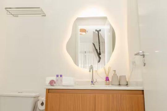 Banheiro de kitnet/studio à venda com 1 quarto, 27m² em Pinheiros, São Paulo
