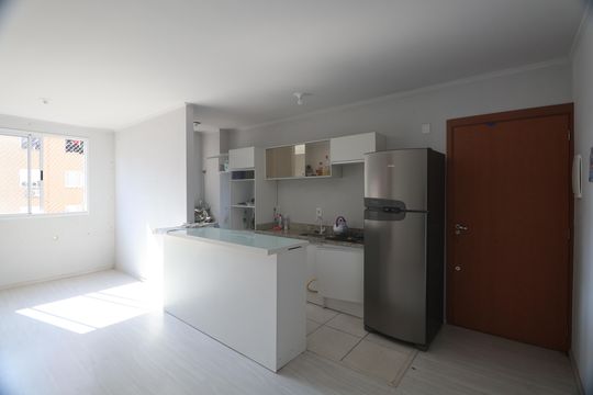 Sala de apartamento para alugar com 2 quartos, 48m² em Olaria, Canoas
