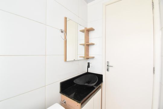 Banheiro de apartamento à venda com 2 quartos, 41m² em Jardim Monterrey, Curitiba