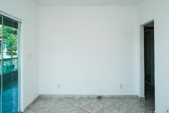 Casa para alugar com 2 quartos, 70m² em Califórnia, Nova Iguaçu