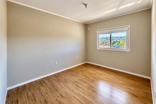 Quarto de apartamento para alugar com 2 quartos, 100m² em Vila Nova, Porto Alegre
