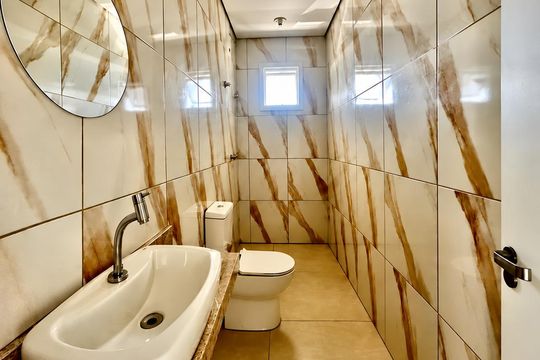 Banheiro Suíte de apartamento para alugar com 2 quartos, 100m² em Vila Nova, Porto Alegre