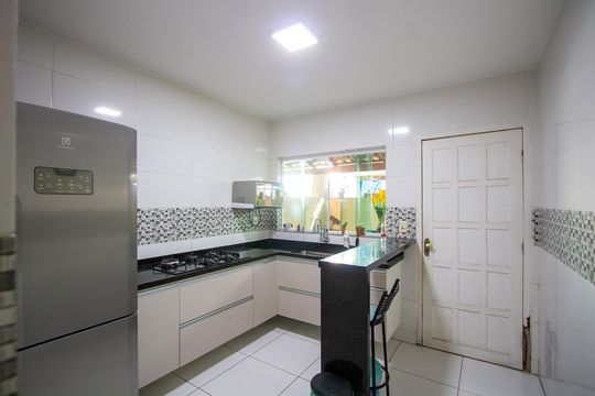 Cozinha de casa para alugar com 2 quartos, 60m² em Antonina, São Gonçalo