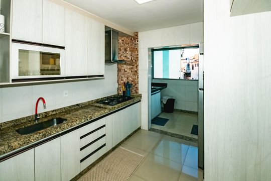 Cozinha de apartamento para alugar com 2 quartos, 65m² em Jardim dos Comerciários, Belo Horizonte