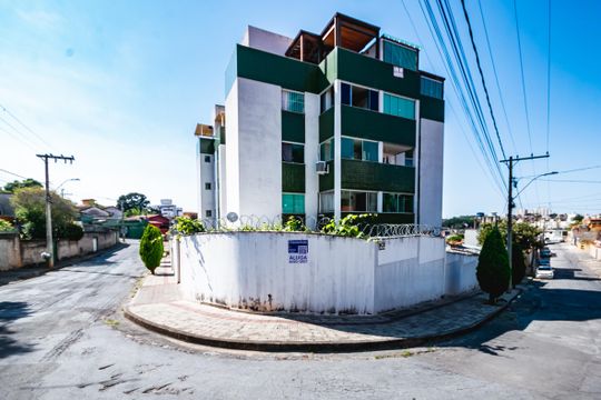 Placa Instalada - 26/09/26-RJBA-45 de apartamento para alugar com 2 quartos, 65m² em Jardim dos Comerciários, Belo Horizonte