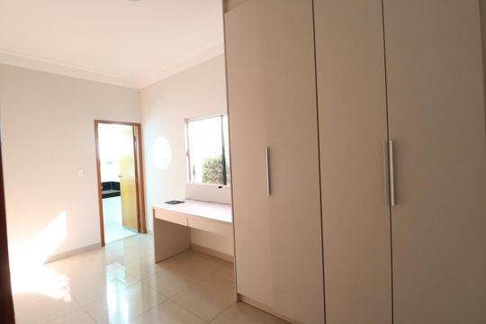 Quarto 2 - Suíte de casa para alugar com 3 quartos, 250m² em Cidade Jardim, Uberlândia