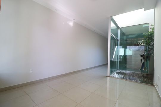 Casa para alugar com 3 quartos, 250m² em Cidade Jardim, Uberlândia