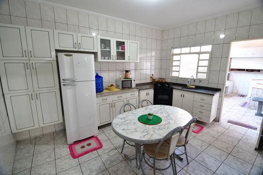 Cozinha de casa para alugar com 3 quartos, 170m² em Jardim Santana, Campinas