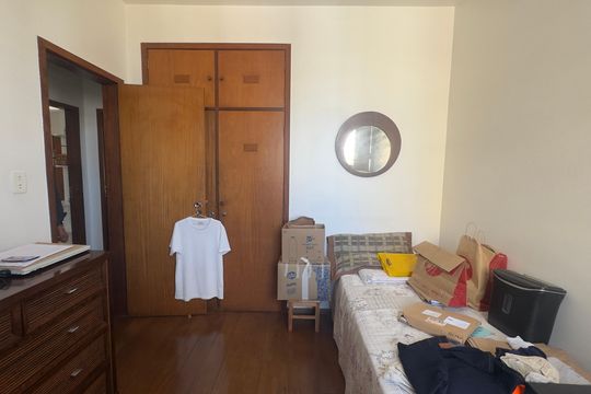 Quarto de apartamento à venda com 2 quartos, 70m² em Santo Antônio, Belo Horizonte