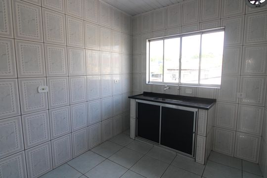 Cozinha de casa para alugar com 2 quartos, 50m² em Vila Nhocuné, São Paulo