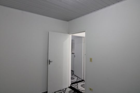 Quarto 1 de casa para alugar com 2 quartos, 50m² em Vila Nhocuné, São Paulo
