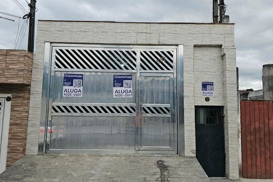 Fachada de casa para alugar com 1 quarto, 28m² em Cidade Kemel, Itaquaquecetuba