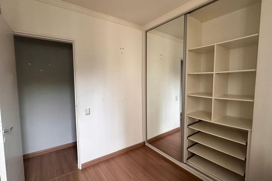 Apartamento à venda com 2 quartos, 60m² em Jardim Santa Josefina, São Paulo