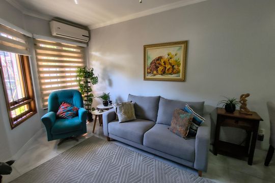 Sala de casa à venda com 3 quartos, 115m² em Niterói, Canoas