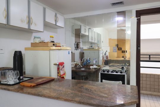 Cozinha de apartamento para alugar com 1 quarto, 72m² em Boca do Rio, Salvador
