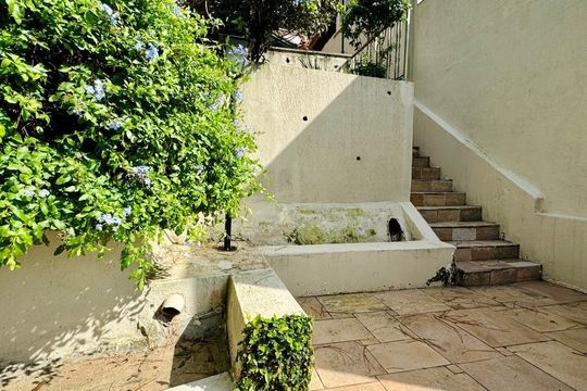 Casa para alugar com 3 quartos, 368m² em Jardim Capelinha, São Paulo