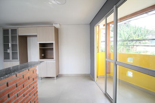 Casa para alugar com 1 quarto, 46m² em Parque Assuncao, Taboão da Serra