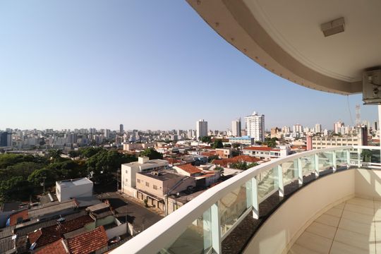 Sacada de apartamento para alugar com 4 quartos, 213m² em Nossa Senhora Aparecida, Uberlândia