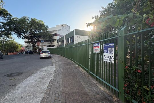 Fachada de casa de condomínio para alugar com 2 quartos, 130m² em Caminho das Árvores, Salvador