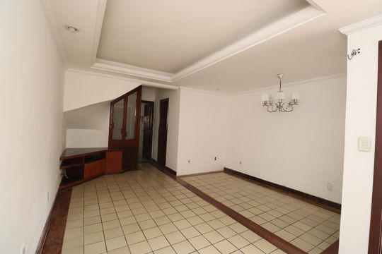Casa de Condomínio para alugar com 2 quartos, 130m² em Caminho das Árvores, Salvador