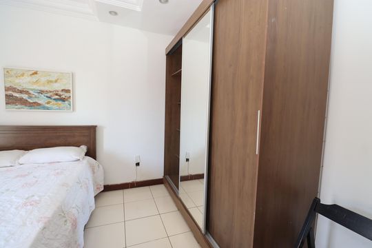 Quarto 1 de casa de condomínio para alugar com 3 quartos, 130m² em Caminho das Árvores, Salvador
