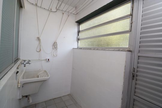 Área de serviço de casa de condomínio para alugar com 2 quartos, 130m² em Caminho das Árvores, Salvador