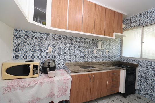 Cozinha de casa de condomínio para alugar com 3 quartos, 130m² em Caminho das Árvores, Salvador