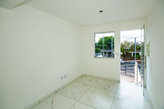 Sala de casa à venda com 2 quartos, 80m² em Santa Branca, Belo Horizonte
