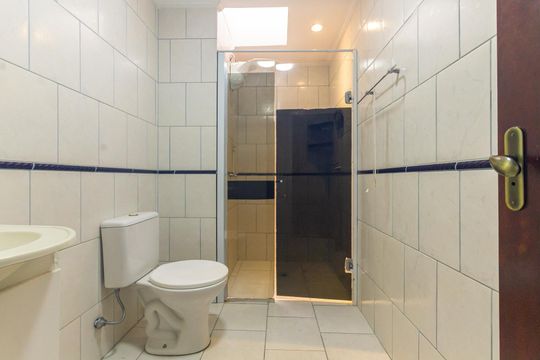 Banheiro da Suíte de casa para alugar com 3 quartos, 104m² em Vila Carrão, São Paulo