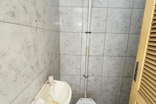 Banheiro de kitnet/studio para alugar com 1 quarto, 34m² em Vila Valqueire, Rio de Janeiro