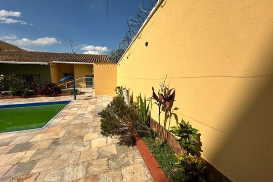 Piscina de casa de condomínio para alugar com 3 quartos, 360m² em Cabral, Contagem