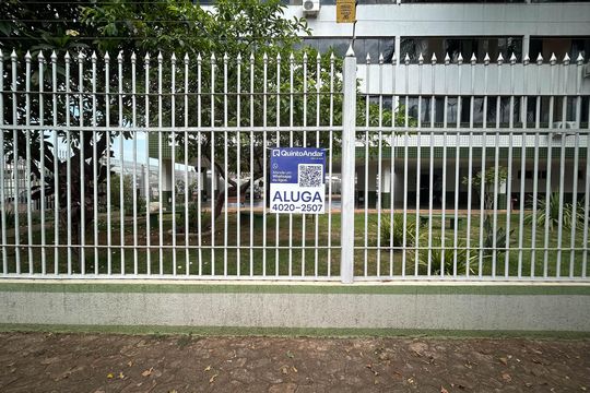 Placa de apartamento para alugar com 2 quartos, 60m² em Guará, Brasília